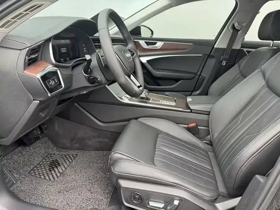 Audi A6L 2023 facelift 45 TFSI quattro Selected Dynamic Edition 2023 — миниатюра 2