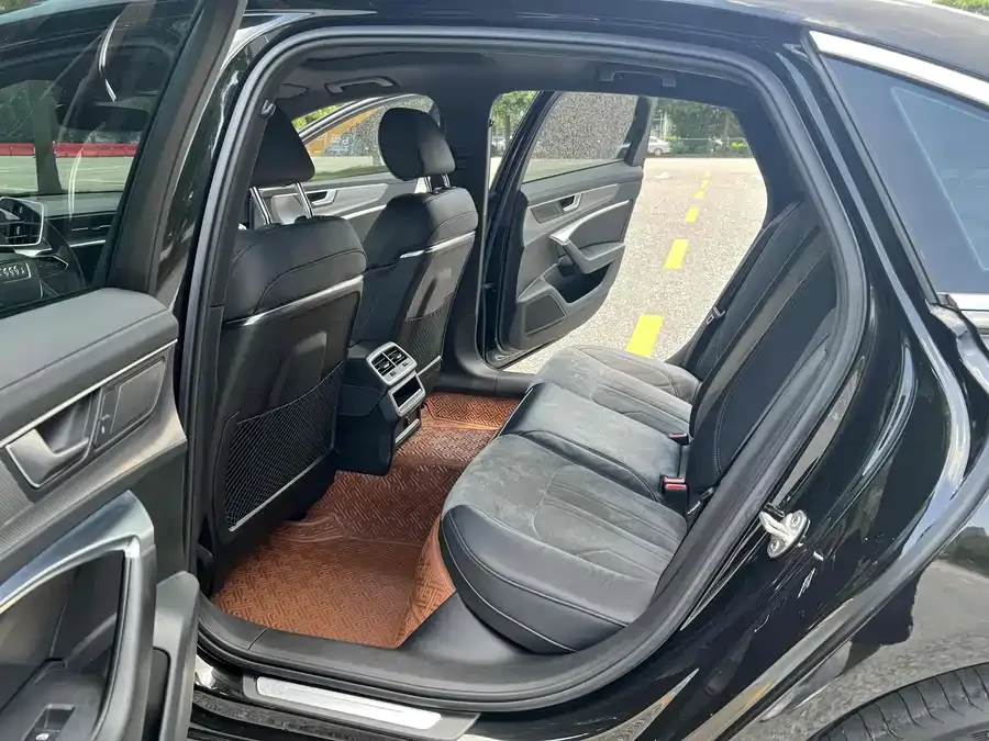Audi A6L 2022 40 TFSI luxury and dynamic model 2022 — миниатюра 2