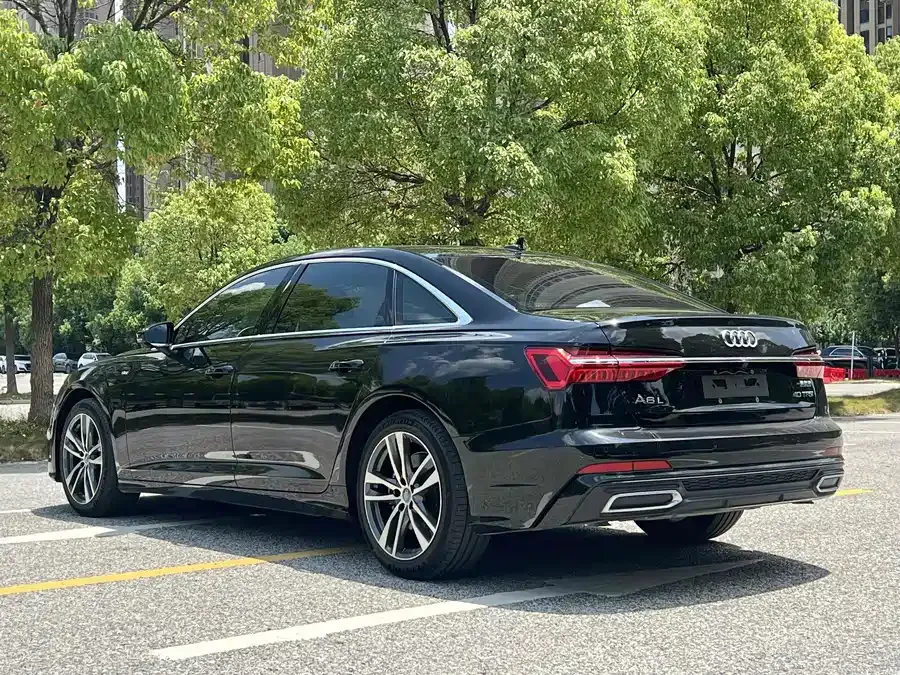 Audi A6L 2022 40 TFSI luxury and dynamic model 2022 — миниатюра 5