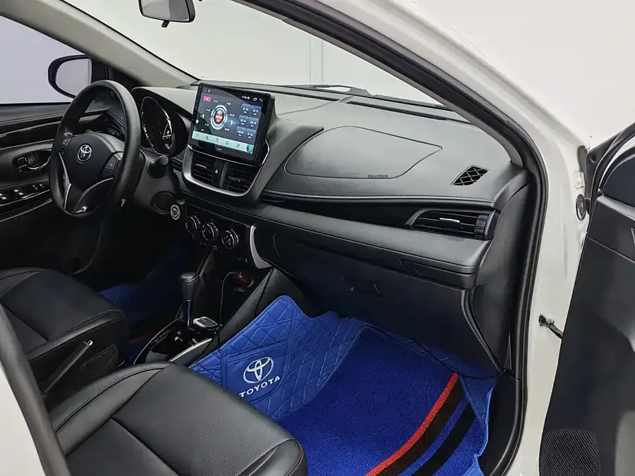 Toyota Yaris L YARiS L 2022 YARiS X 1.5L CVT Luxury PLUS Edition 2022 — миниатюра 3