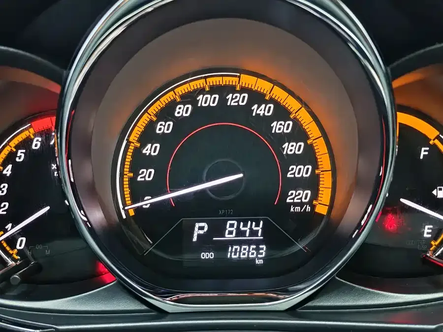 Toyota Yaris L YARiS L 2022 YARiS X 1.5L CVT Luxury PLUS Edition 2022 — миниатюра 4