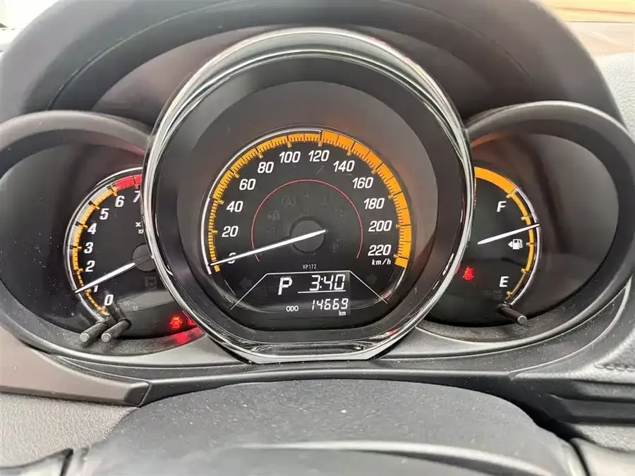 Toyota Yaris L YARiS L 2022 YARiS X 1.5L CVT Leading PLUS Edition 2023 — миниатюра 3