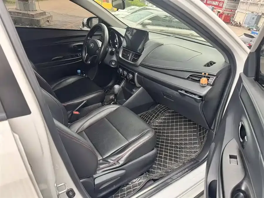Toyota Yaris L YARiS L 2022 YARiS X 1.5L CVT Leading PLUS Edition 2023 — миниатюра 5