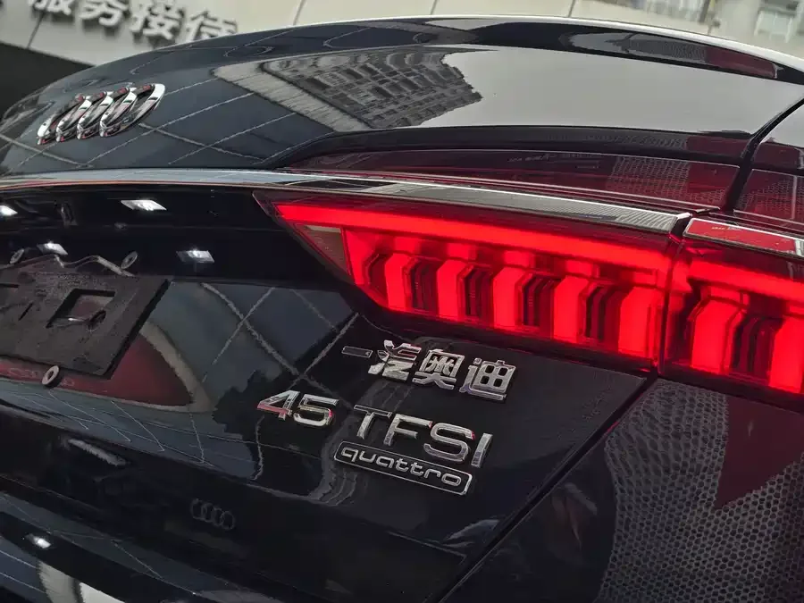 Audi A6L 2023 45 TFSI quattro Premium Elegance 2023 — миниатюра 3