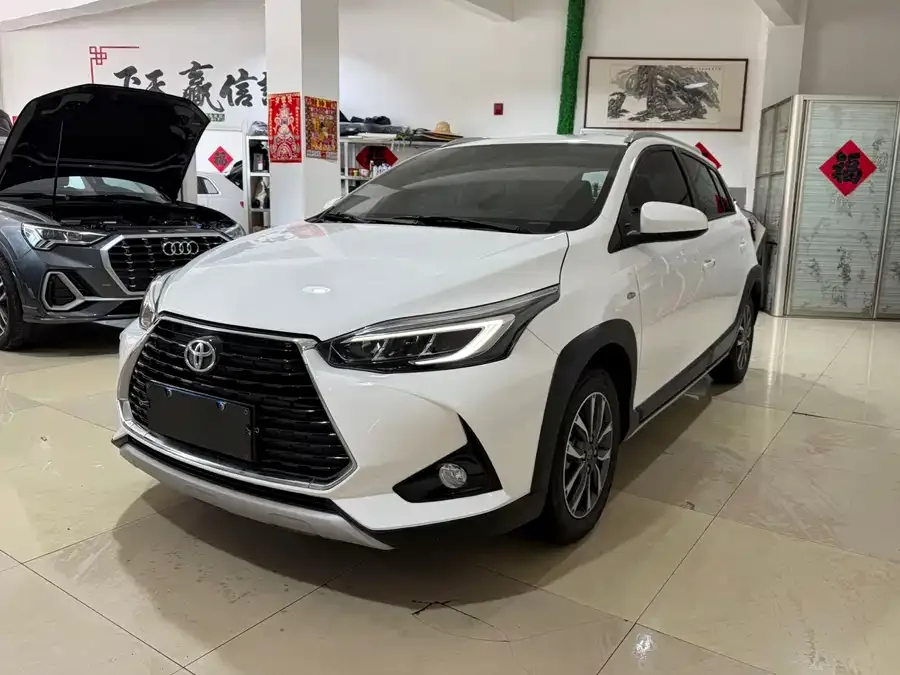 Toyota Yaris L 2023
