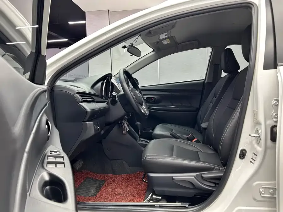 Toyota Yaris L YARiS L 2022 YARiS X 1.5L CVT Leading PLUS Edition 2022 — миниатюра 3