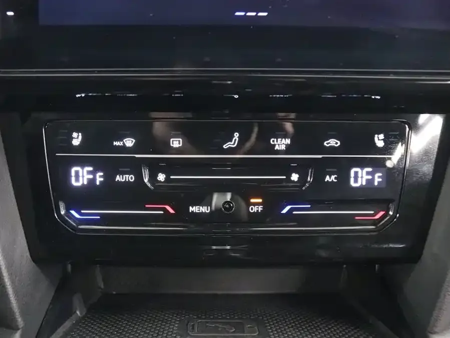 Volkswagen FAW- CC FAW-Volkswagen CC 2024 380TSI Eye-catching Public Enjoyment Model 2025 — миниатюра 3
