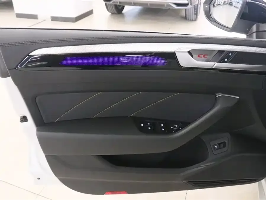 Volkswagen FAW- CC FAW-Volkswagen CC 2024 380TSI Eye-catching Public Enjoyment Model 2025 — миниатюра 4