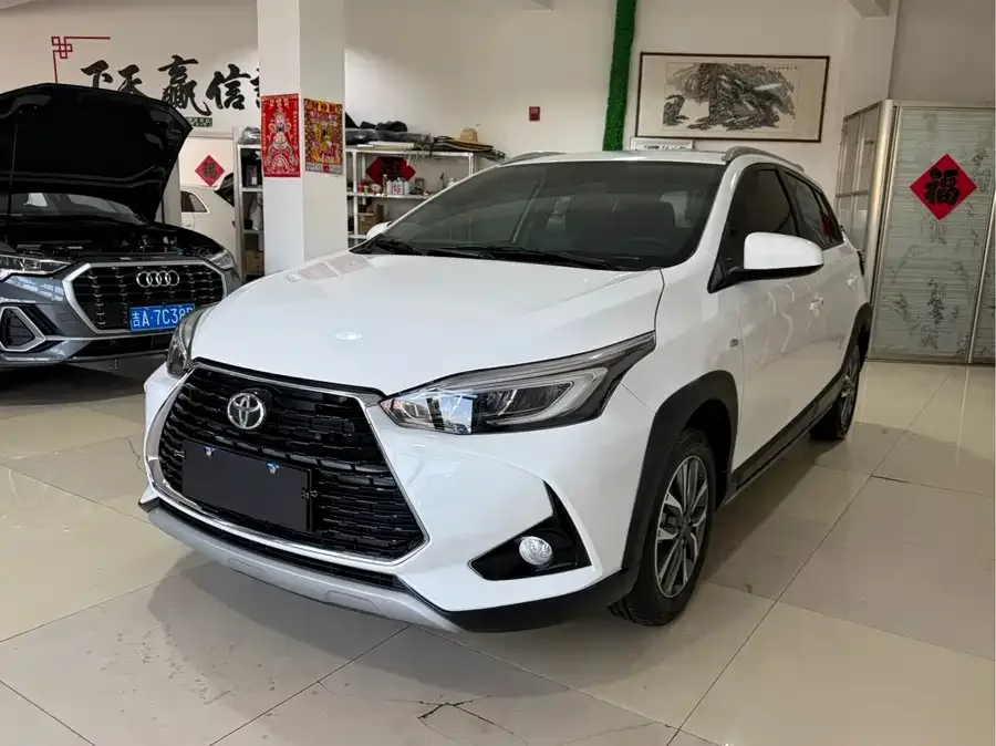 Toyota Yaris L 2023