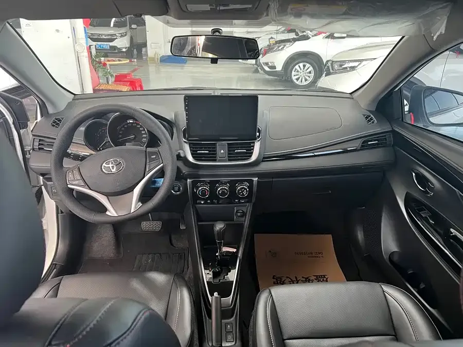 Toyota Yaris L YARiS L 2022 YARiS X 1.5L CVT Luxury PLUS Edition 2022 — миниатюра 3