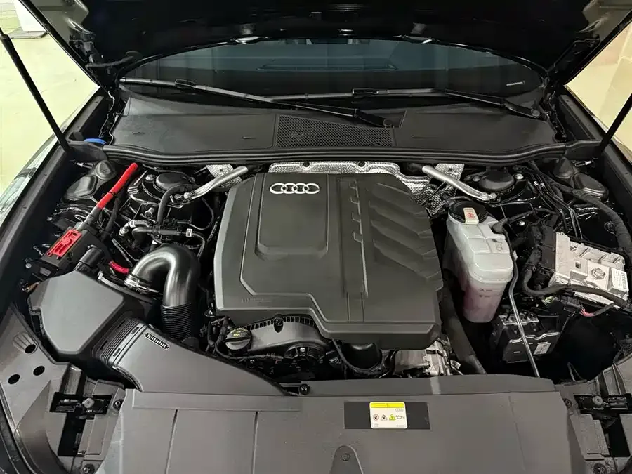 Audi A6L 2023 45 TFSI quattro premium dynamic model 2023 — миниатюра 4