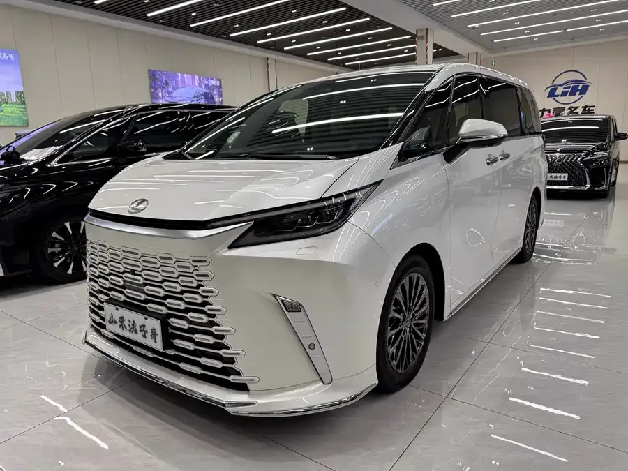 Lexus LM 2024