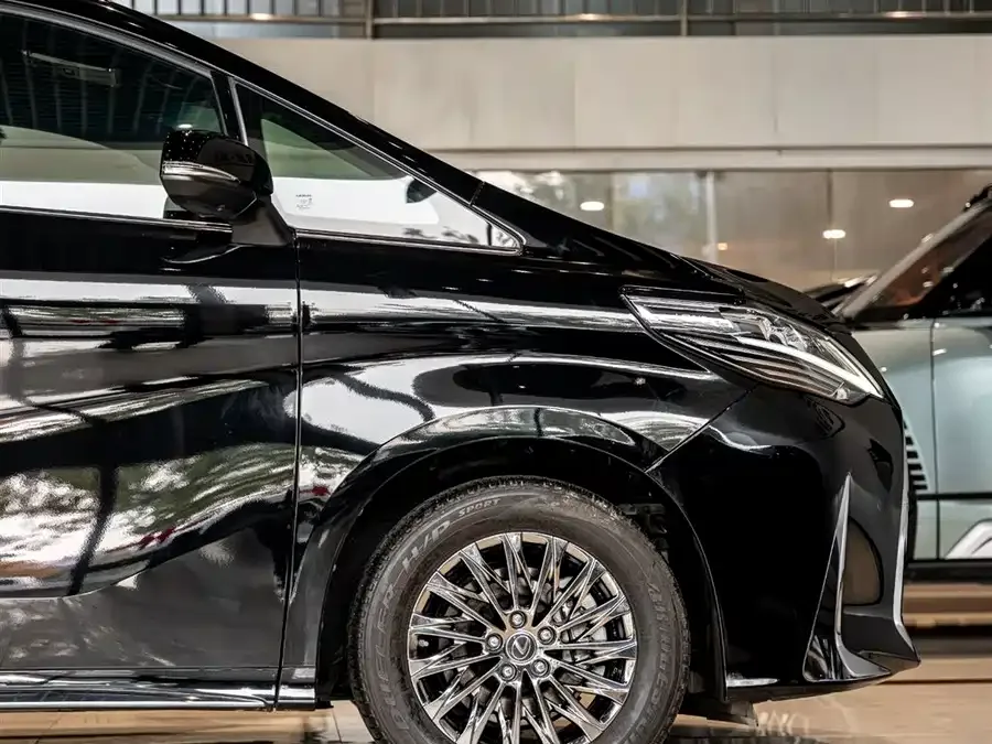 Lexus LM 2020 300h 7-seat Elegant Edition 2022 — миниатюра 2