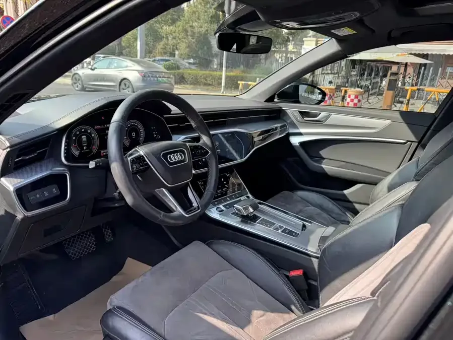 Audi A6L 2022 40 TFSI luxury and dynamic model 2022 — миниатюра 3