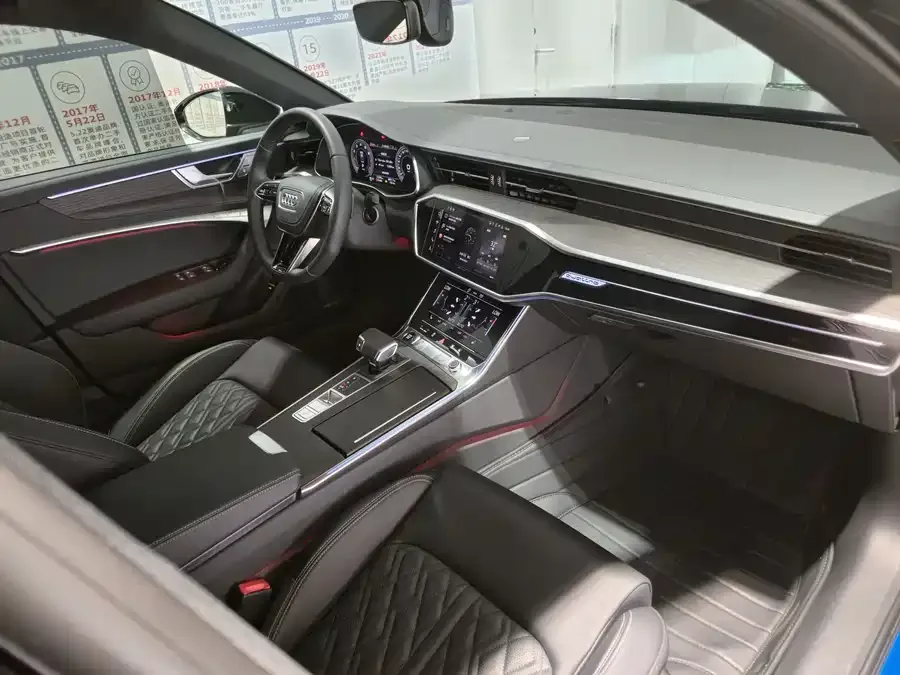 Audi A6L 2025 45 TFSI quattro Selected Dynamic Edition 2025 — миниатюра 4