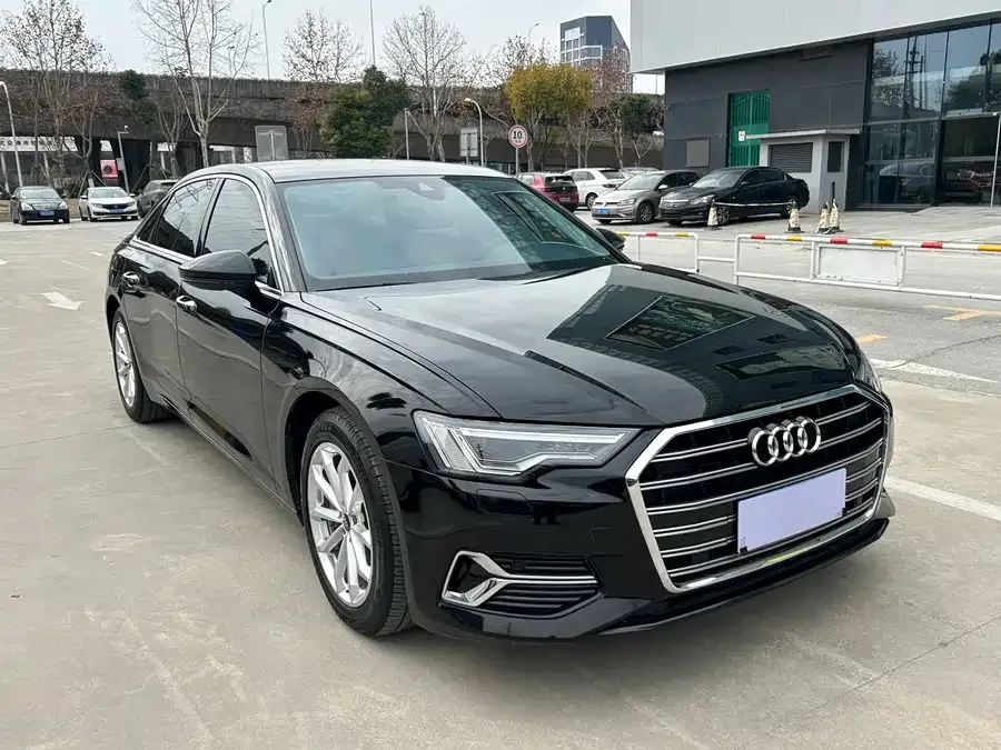 Audi A6L 2024 40 TFSI luxury and elegant model 2024 — миниатюра 4