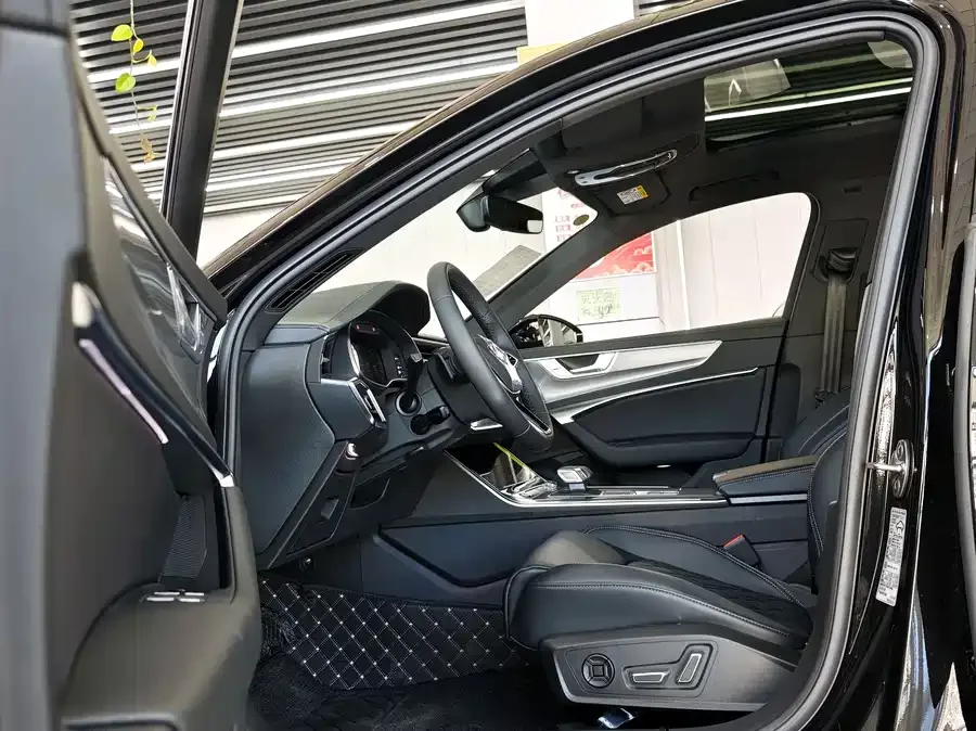 Audi A6L 2026 45 TFSI Premium Dynamic Edition 2026 — миниатюра 2