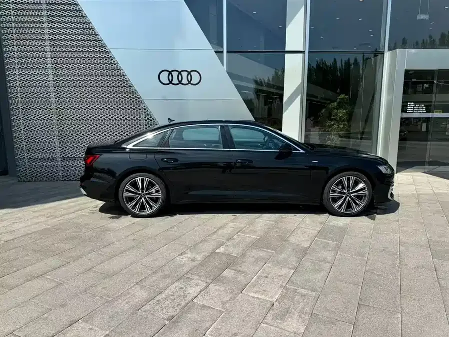 Audi A6L 2025 45 TFSI Selected Dynamic Edition 2024 — миниатюра 4