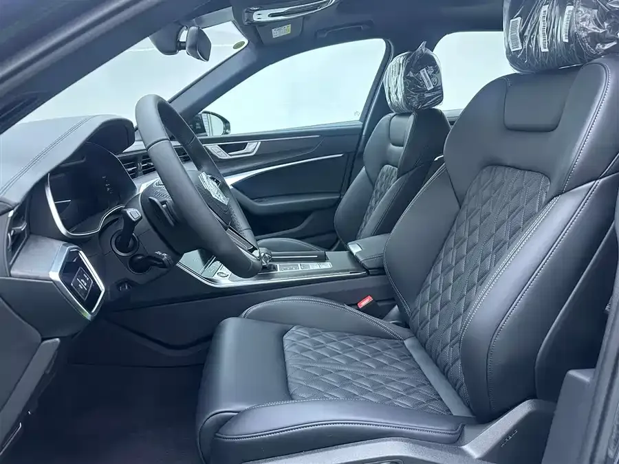 Audi A6L 2026 45 TFSI quattro Premium Dynamic Edition 2025 — миниатюра 4