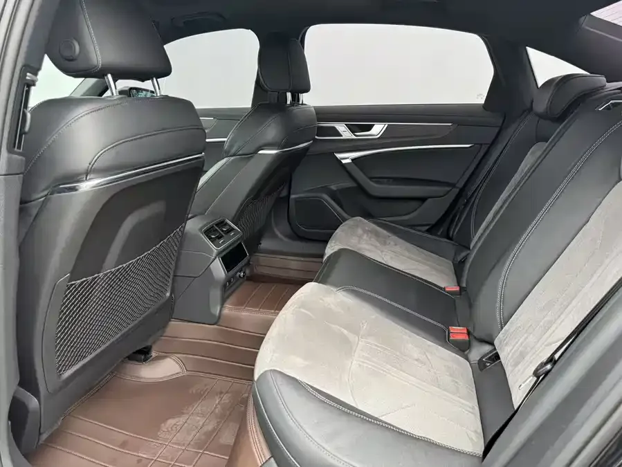 Audi A6L 2023 facelift 45 TFSI quattro Selected Dynamic Edition 2023 — миниатюра 5