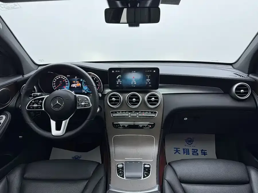 Mercedes-Benz GLC-Class Mercedes-Benz GLC 2022 GLC 300 L 4MATIC Dynamic Collector's Edition 2022 — миниатюра 3