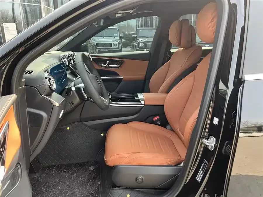 Mercedes-Benz GLC-Class Mercedes-Benz GLC 2025 GLC 260 L 4MATIC Luxury Edition 2025 — миниатюра 2