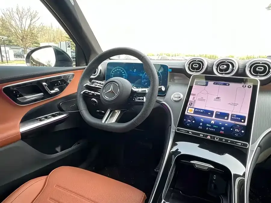 Mercedes-Benz GLC-Class Mercedes-Benz GLC 2025 GLC 260 L 4MATIC Luxury Edition 2025 — миниатюра 3