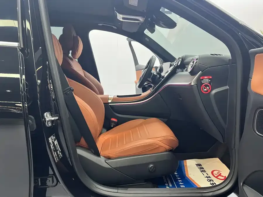 Mercedes-Benz GLC-Class Mercedes-Benz GLC 2024 GLC 260 L 4MATIC luxury 5-seater 2024 — миниатюра 4