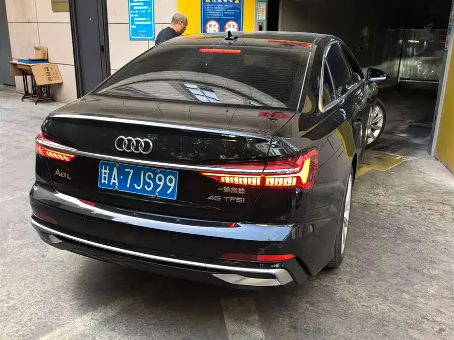 Audi A6L 2024 45 TFSI Premium Dynamic Model 2025 — миниатюра 2