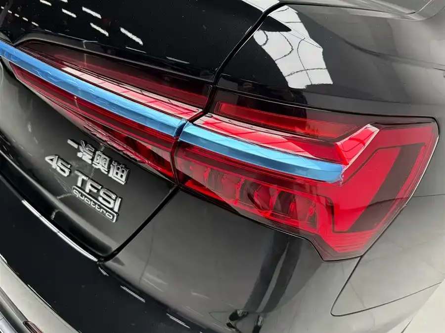 Audi A6L 2026 45 TFSI quattro Premium Dynamic Edition 2026 — миниатюра 2