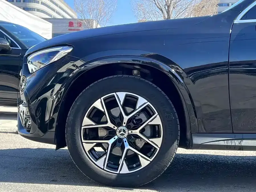 Mercedes-Benz GLC-Class Mercedes-Benz GLC 2023 GLC 260 L 4MATIC luxury 5-seater 2023 — миниатюра 2