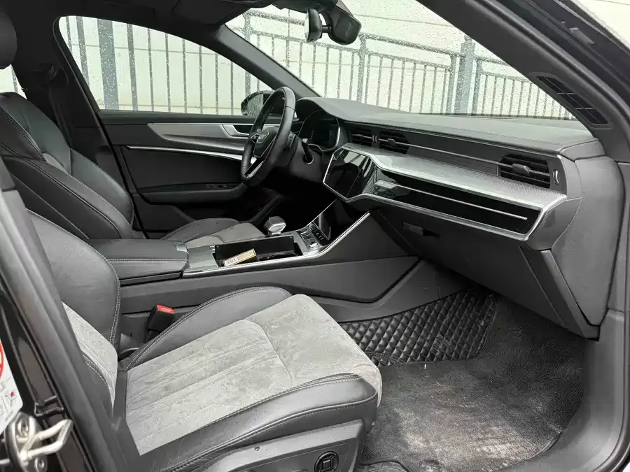 Audi A6L 2023 45 TFSI Premium Dynamic Model 2022 — миниатюра 2