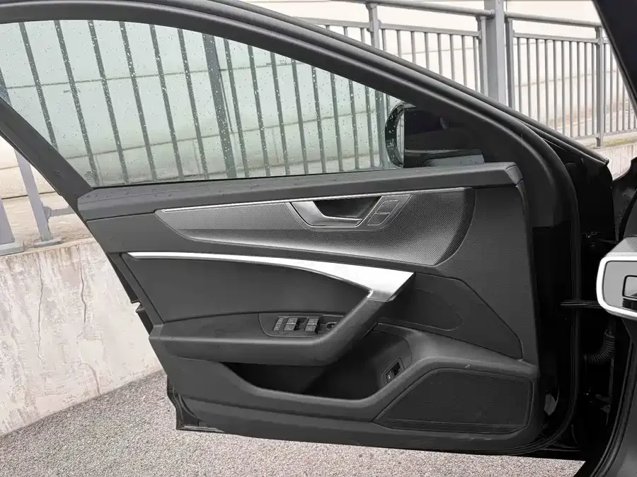 Audi A6L 2023 45 TFSI Premium Dynamic Model 2022 — миниатюра 5