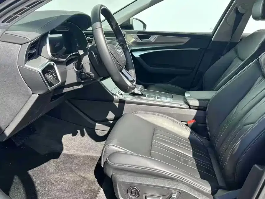 Audi A6L 2023 facelift 45 TFSI Premium Elegant Edition 2023 — миниатюра 3