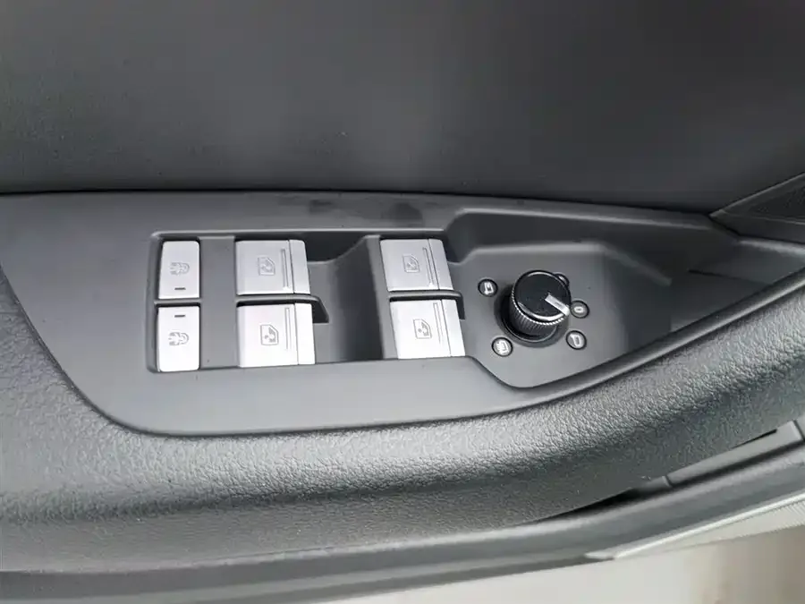 Audi A6L 2023 facelift 45 TFSI premium dynamic model 2023 — миниатюра 3