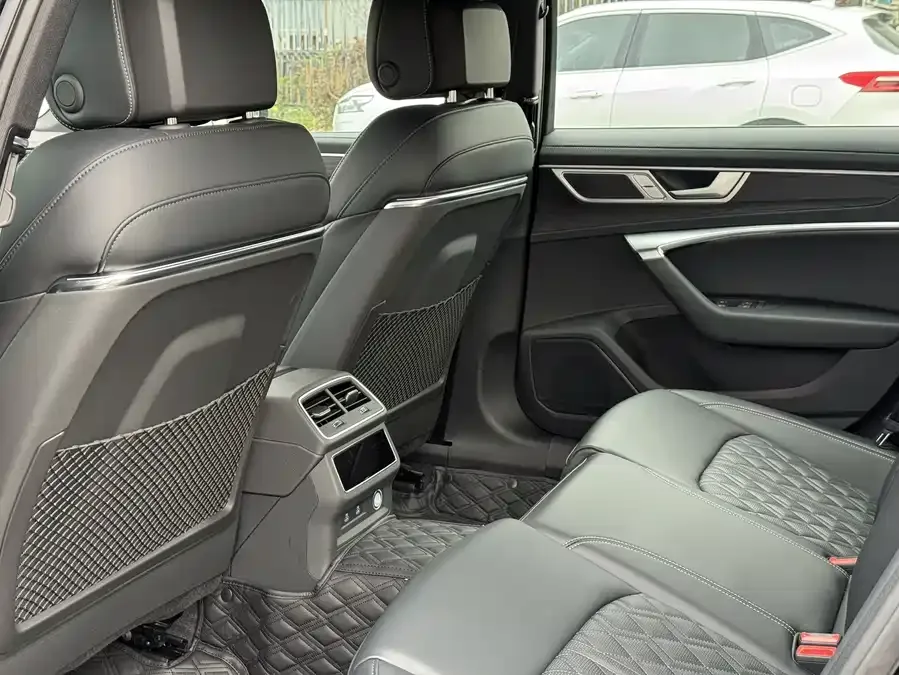 Audi A6L 2025 45 TFSI quattro Selected Dynamic Edition 2026 — миниатюра 2