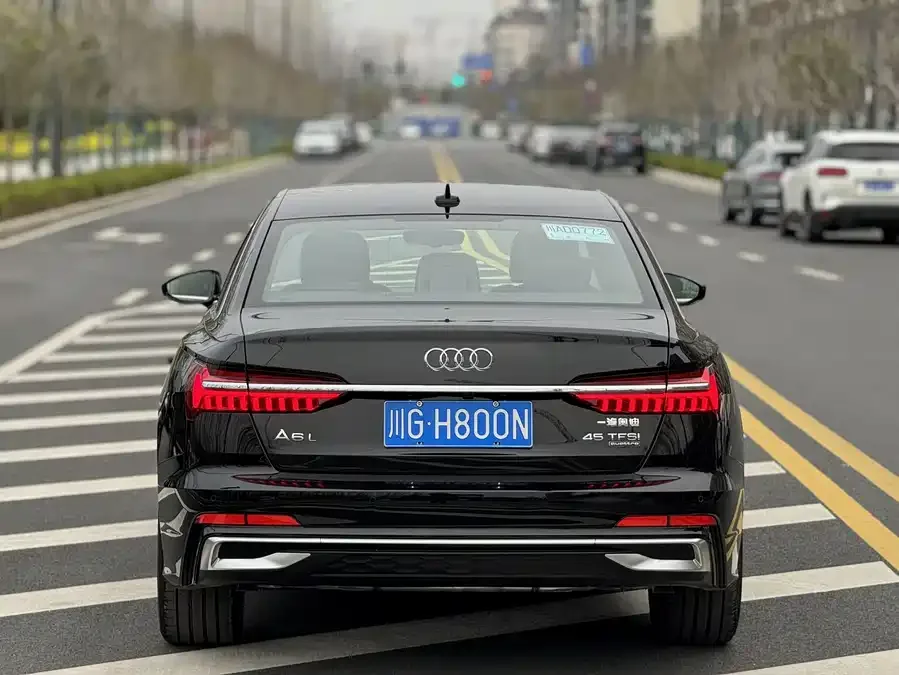 Audi A6L 2025 45 TFSI quattro Selected Dynamic Edition 2026 — миниатюра 3