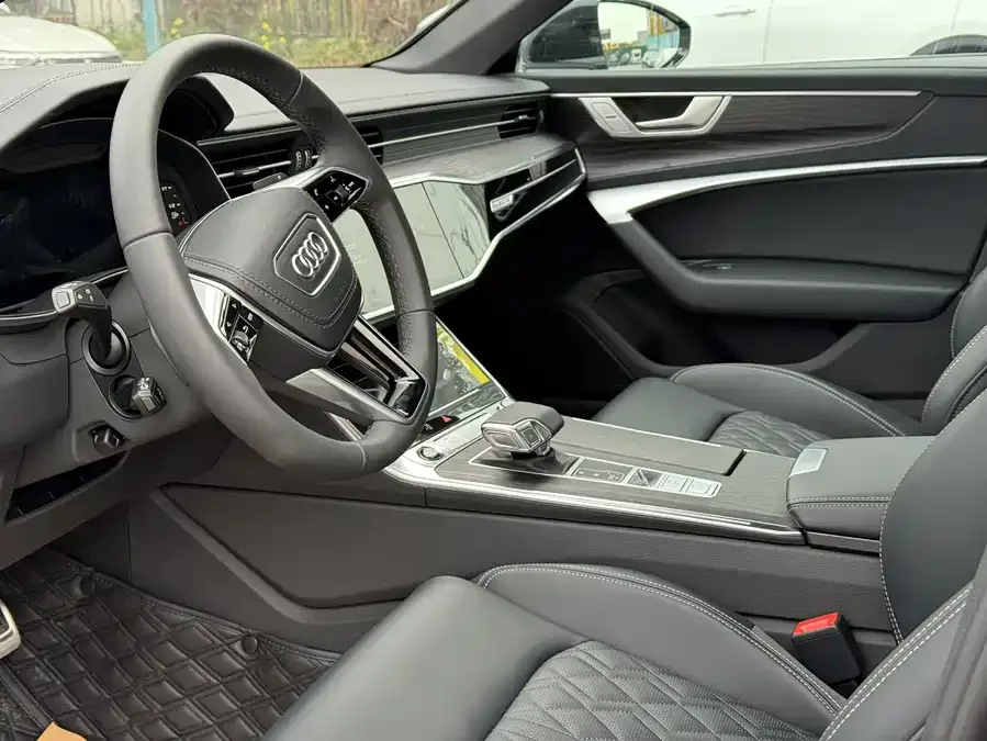 Audi A6L 2025 45 TFSI quattro Selected Dynamic Edition 2026 — миниатюра 4