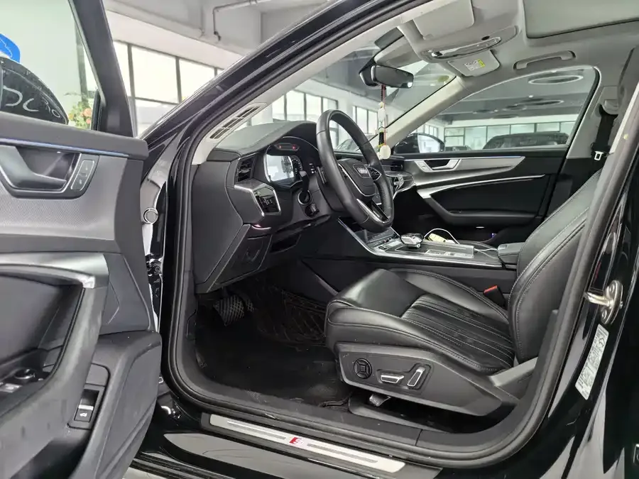 Audi A6L 2024 45 TFSI Premium Dynamic Model 2024 — миниатюра 5