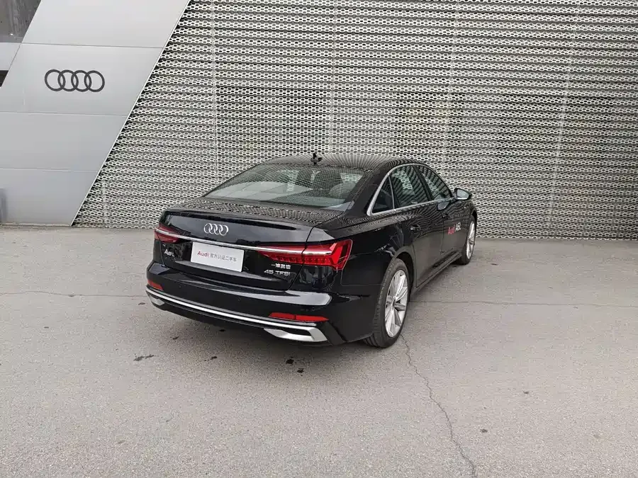 Audi A6L 2024 45 TFSI Premium Dynamic Model 2024 — миниатюра 2