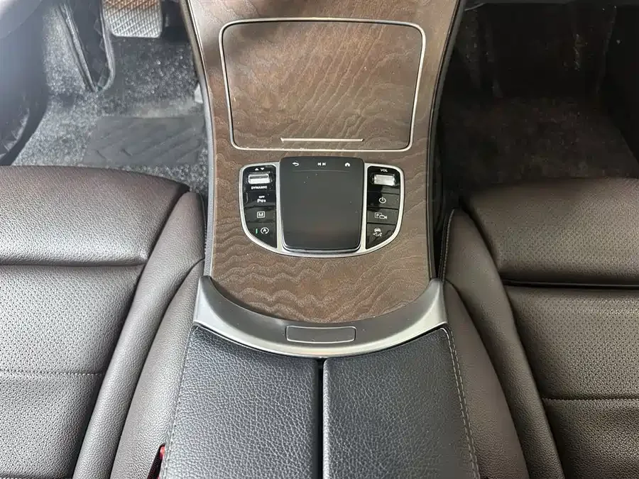 Mercedes-Benz GLC-Class Mercedes-Benz GLC 2022 GLC 300 L 4MATIC Dynamic Collector's Edition 2022 — миниатюра 3