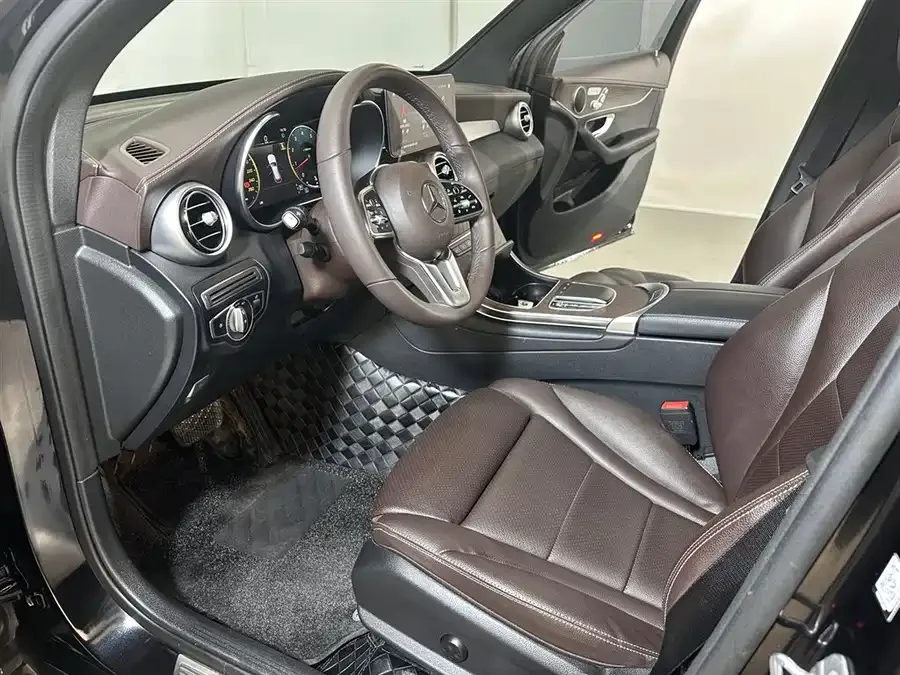 Mercedes-Benz GLC-Class Mercedes-Benz GLC 2022 GLC 300 L 4MATIC Dynamic Collector's Edition 2022 — миниатюра 4