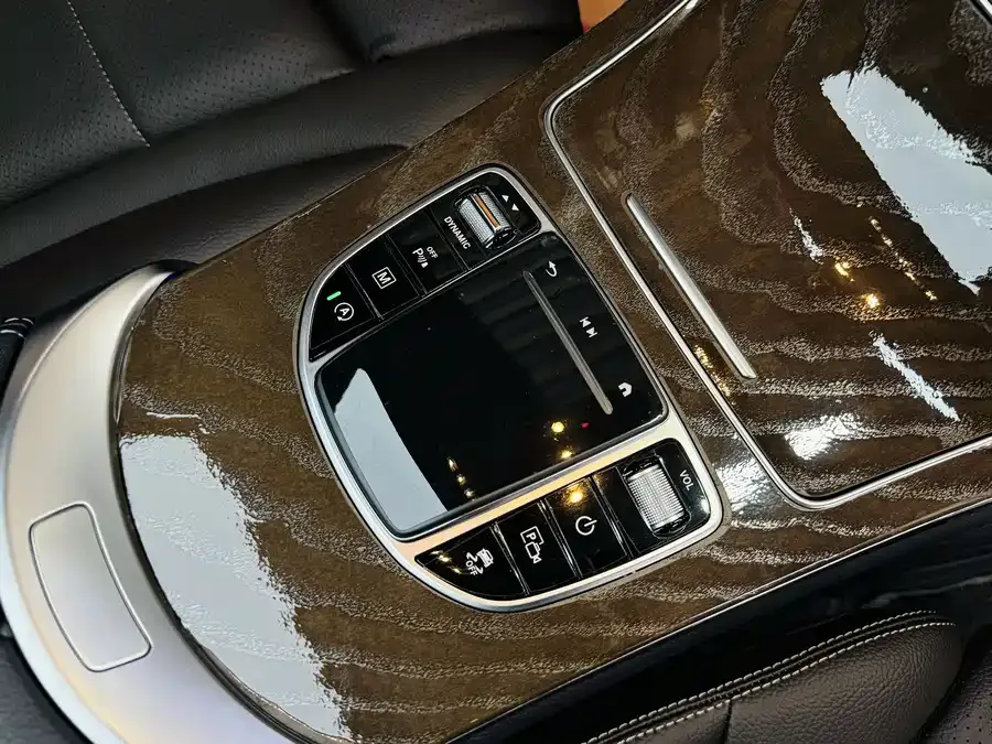 Mercedes-Benz GLC-Class Mercedes-Benz GLC 2022 GLC 260 L 4MATIC Luxury Edition 2022 — миниатюра 3
