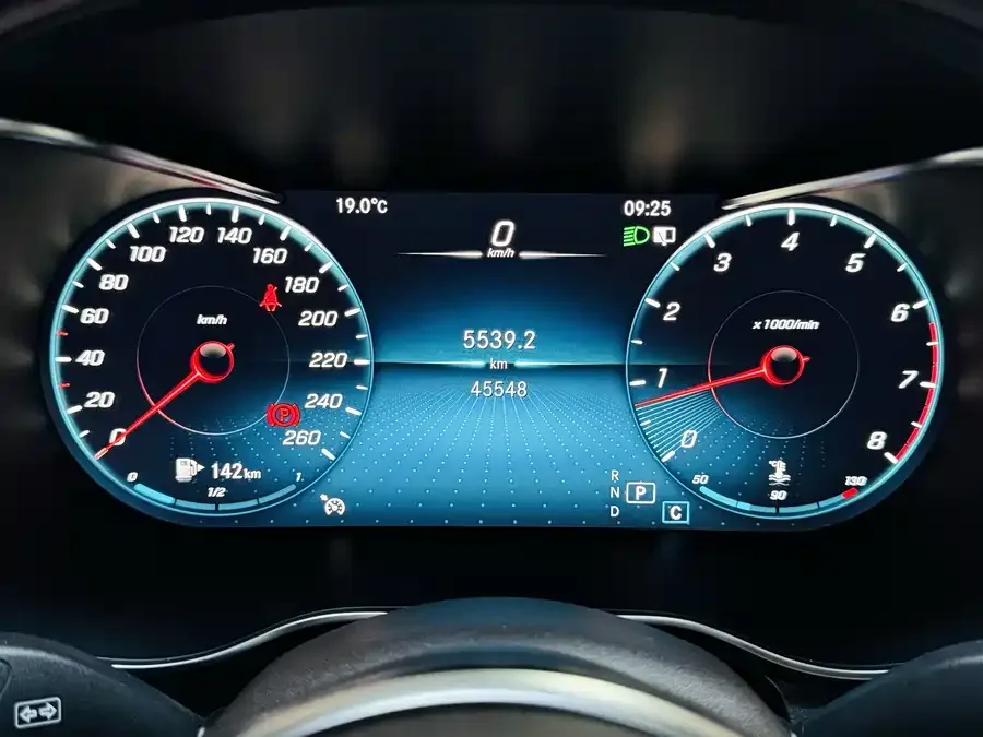 Mercedes-Benz GLC-Class Mercedes-Benz GLC 2022 GLC 260 L 4MATIC Luxury Edition 2022 — миниатюра 4