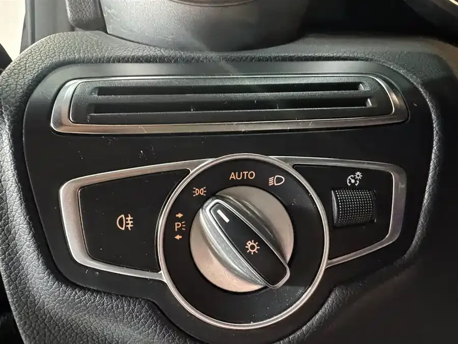 Mercedes-Benz GLC-Class Mercedes-Benz GLC 2022 Model 2 GLC 260 L 4MATIC Luxury Edition 2022 — миниатюра 5