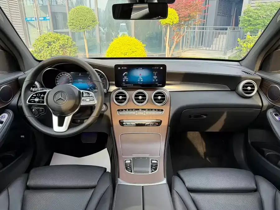 Mercedes-Benz GLC-Class Mercedes-Benz GLC 2022 GLC 260 L 4MATIC Luxury Edition 2025 — миниатюра 3