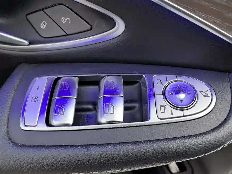 Mercedes-Benz GLC-Class Mercedes-Benz GLC 2022 facelift GLC 300 L 4MATIC Dynamic Collector's Edition 2023 — миниатюра 3