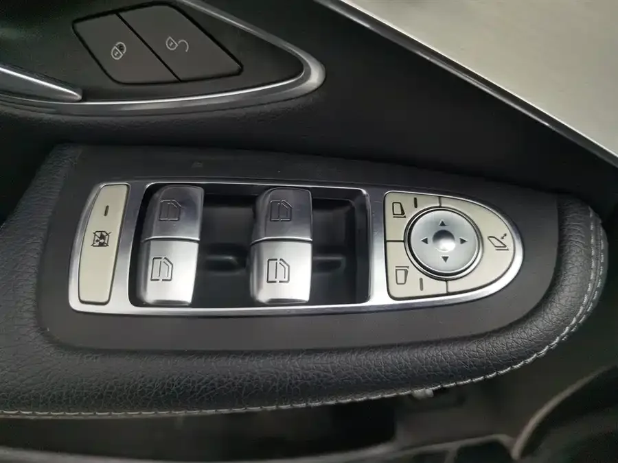 Mercedes-Benz GLC-Class Mercedes-Benz GLC 2021 GLC 260 L 4MATIC Dynamic 2022 — миниатюра 3