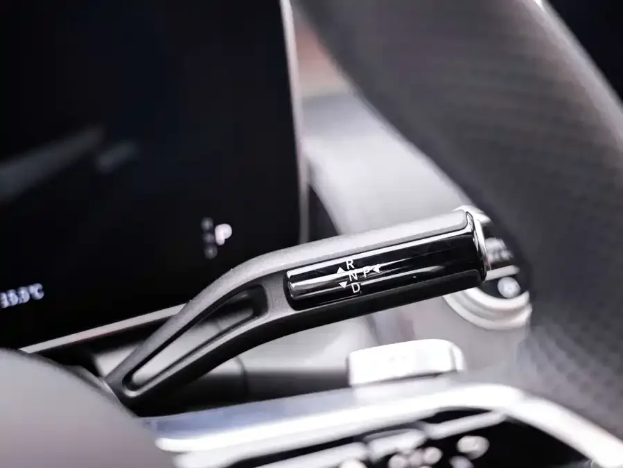 Mercedes-Benz GLC-Class Mercedes-Benz GLC 2025 GLC 260 L 4MATIC Luxury Edition 2025 — миниатюра 4