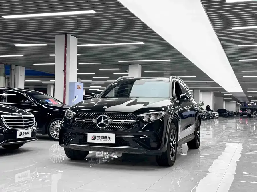 Mercedes-Benz GLC-Class 2025